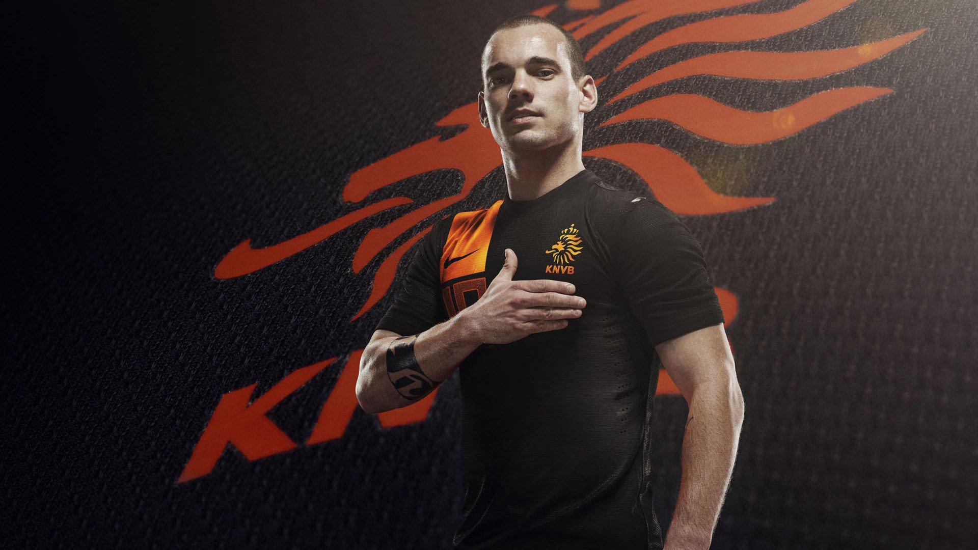 VAR介入引发裁判争议 关键判罚改写比赛结局