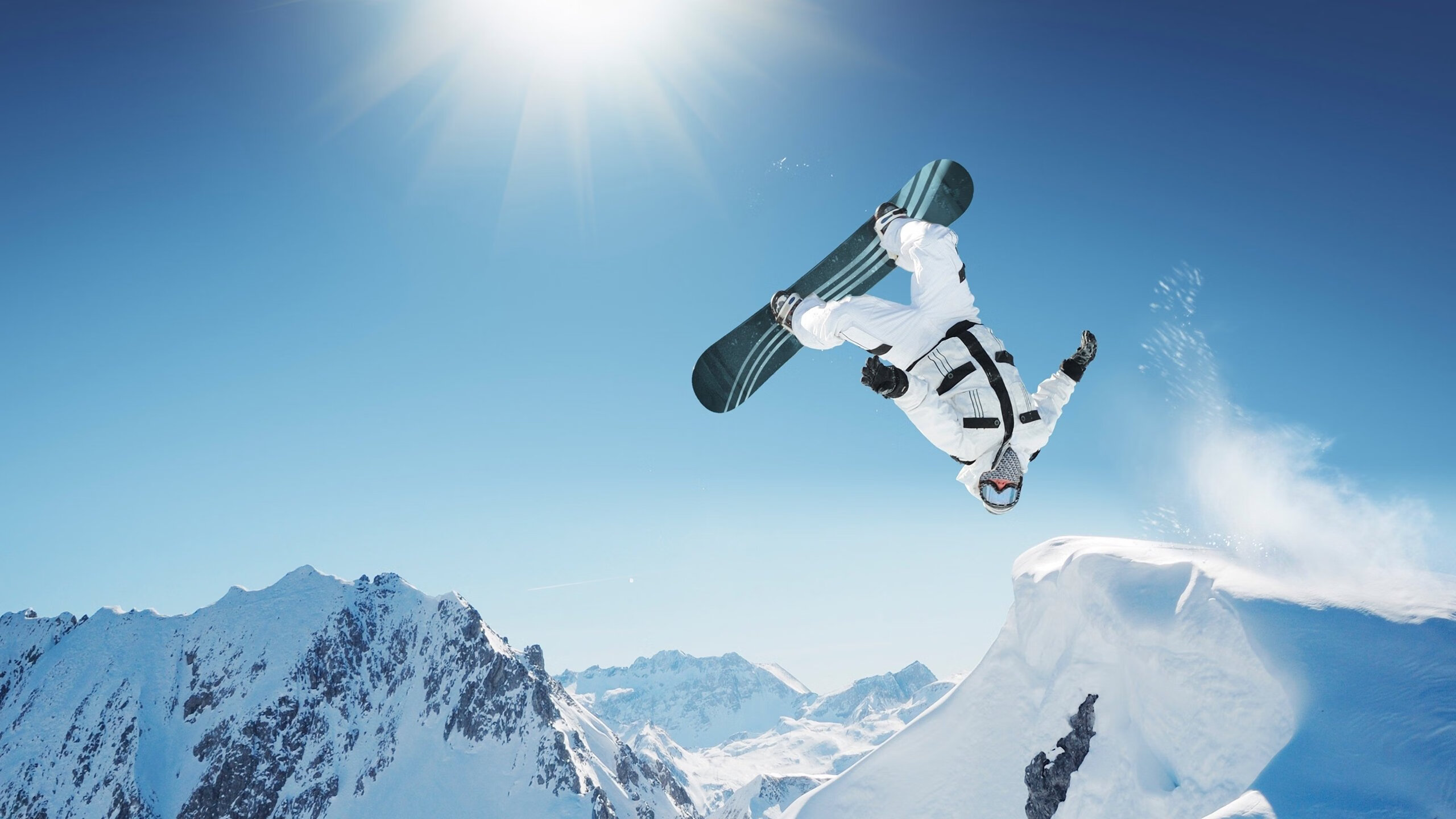 阿尔卡拉斯强势晋级温网四强,新生代天王剑指生涯第三座大满贯